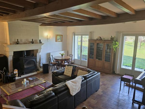 Grande maison au calme à 10 min à pied du centre de Chalais