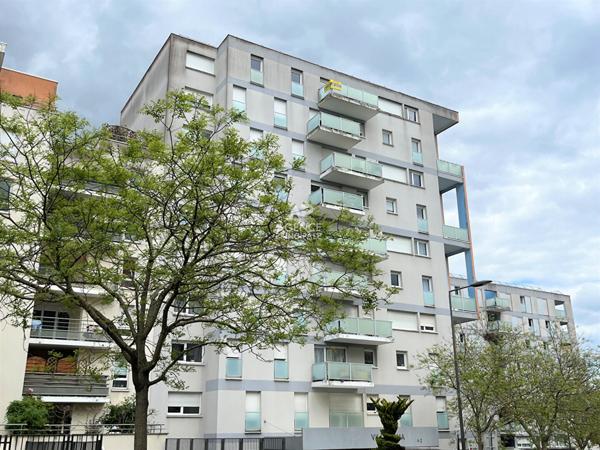 Appartement Cergy 2 pièce(s) 42.10 m2 €159 000 ** - Référence 2213