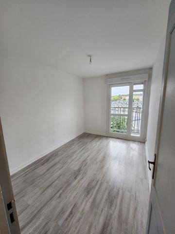 À LOUER / Bel appartement 4 pièces avec parking et cave rue de Taissy !