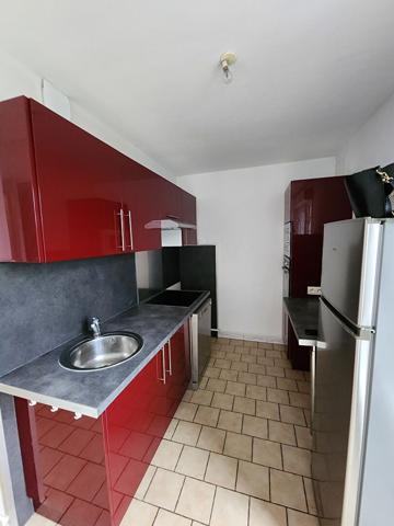 À LOUER / Bel appartement 4 pièces avec parking et cave rue de Taissy !