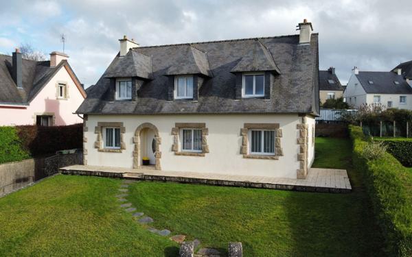 Maison à vendre    6 pièces • 138,60 m2 Rostrenen