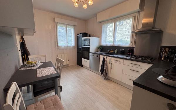 Maison à vendre    6 pièces • 138,60 m2 Rostrenen