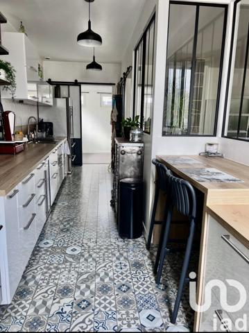 Appartement 4 pièces de 128 m² à Gelos (64110)