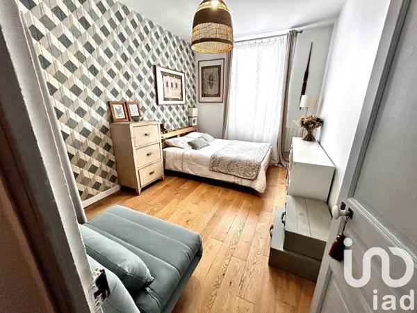 Appartement 4 pièces de 128 m² à Gelos (64110)