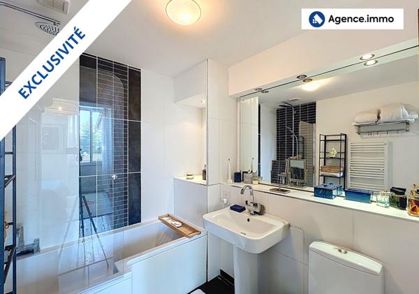 À vendre - Maison traditionnelle, 12 pièces située à Saint-Fort-sur-Gironde (17240)