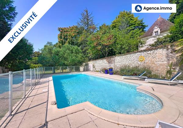 À vendre - Maison traditionnelle, 12 pièces située à Saint-Fort-sur-Gironde (17240)