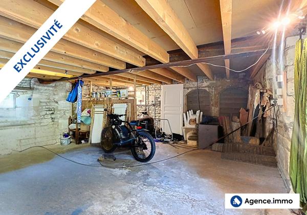 À vendre - Maison traditionnelle, 12 pièces située à Saint-Fort-sur-Gironde (17240)