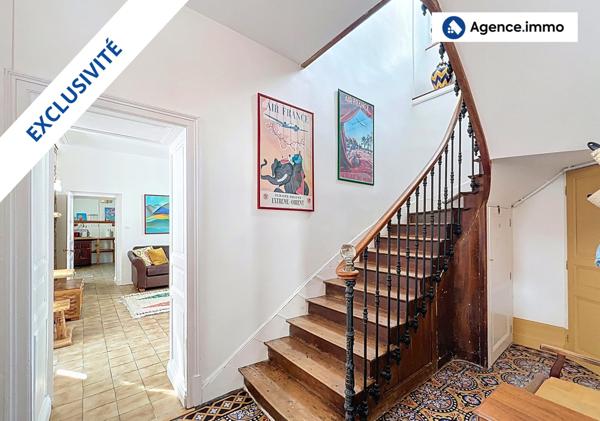 À vendre - Maison traditionnelle, 12 pièces située à Saint-Fort-sur-Gironde (17240)