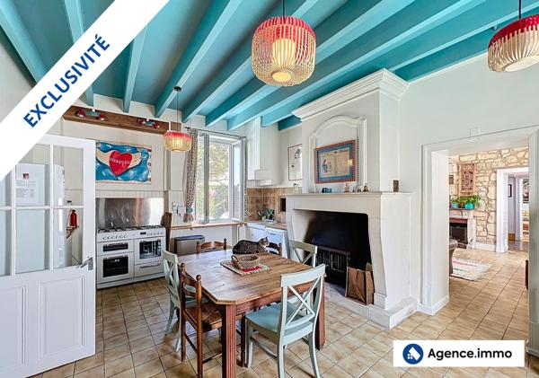 À vendre - Maison traditionnelle, 12 pièces située à Saint-Fort-sur-Gironde (17240)