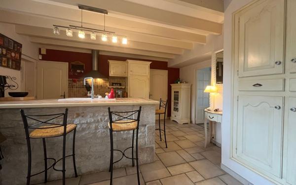 Maison à vendre    5 pièces •  Coulon