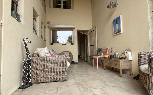 Maison à vendre    5 pièces •  Coulon