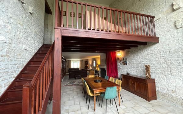 Maison à vendre    5 pièces •  Coulon