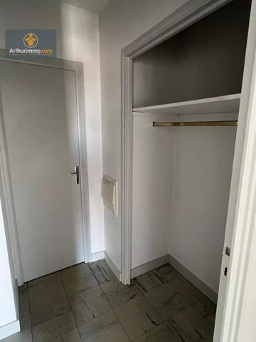 Vente                                                      Appartement
                        
                     3 pièces                      66 m2                     à Marmande