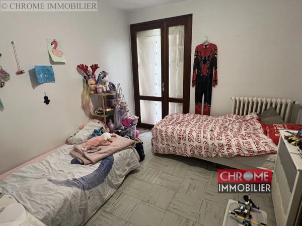 Vente                                                      Appartement
                        
                     3 pièces                      66 m2                     à Marmande