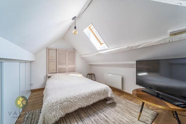 Maison
                                                                                                                                                                                                                                                                                                                        5 pièce(s)                                                                                                                                                                                                          3 chambre(s)                                                                                                                                                                                                          107  m²