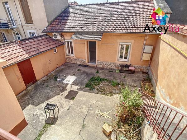 Roanne (42300) A VENDRE - IMMEUBLE DE 175M2 COMPOSÉ DE 4 LOGEMENTS DU T1BIS AU T5 EN DUPLEX ET UNE MAISONNETTE EN FOND DE COU