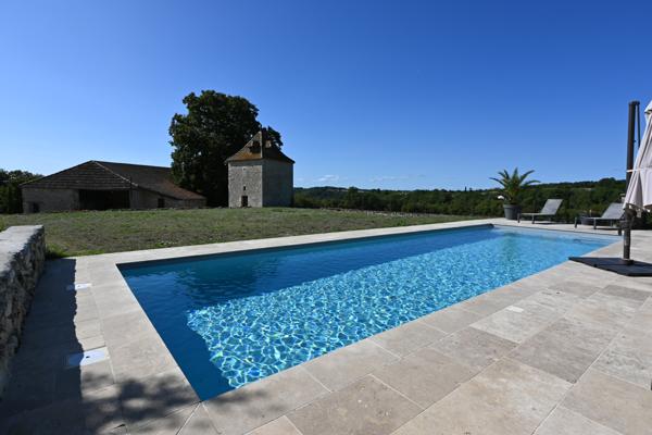 Saint-Amans-du-Pech (82150) Magnifique maison dans le village avec vue et piscine