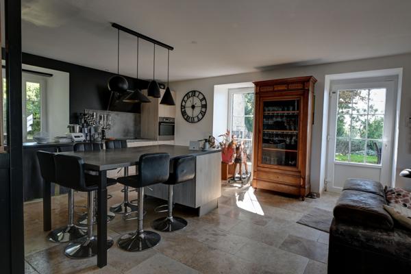 Saint-Amans-du-Pech (82150) Magnifique maison dans le village avec vue et piscine