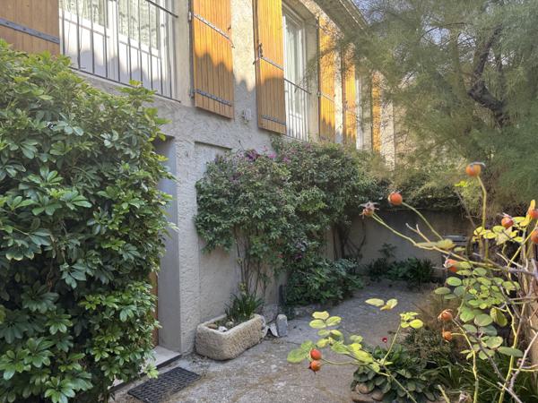 Villeneuve-lès-Avignon (30400) Maison avec jardin dans le centre historique