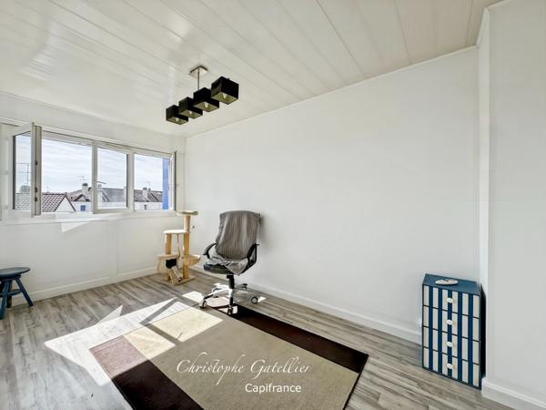 Villepreux – Quartier de la Haie Bergerie – Maison familiale de 85 m² avec jardin, garage et pompe à chaleur