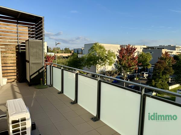 MIONS Dernier Étage 2/2 avec Terrasse et place de parking coté Gare limite St Priest Mions (69780)