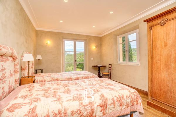 Valbonne, Villa 5 Chambres -  280 m² à vendre