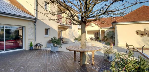 Maison à vendre    9 pièces • 363,08 m2 Genlis