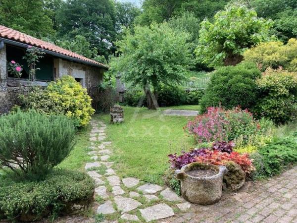 Belle maison de caractère sur 3 hect avec étangs