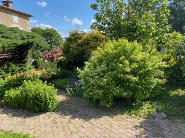 Belle maison de caractère sur 3 hect avec étangs