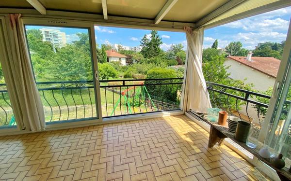 Maison à vendre    5 pièces • 121,46 m2 Sainte-Foy-lès-Lyon