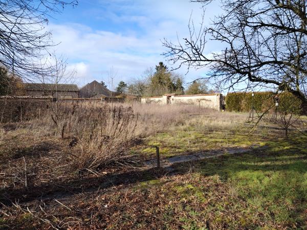 CORPS DE FERME AVEC NOMBREUSES DEPENDANCES