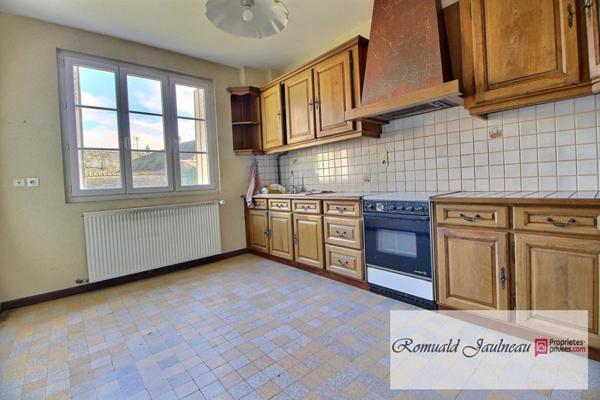 CORPS DE FERME AVEC NOMBREUSES DEPENDANCES