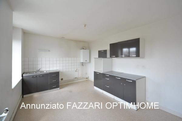 🏛 À VENDRE EN EXCLUSIVITÉ, proche Belgique et Luxembourg, un Immeuble de trois appartements situés à STENAY (55), 255 M² habitables, Idéal investisseur ou résidence principale avec revenus locatifs !