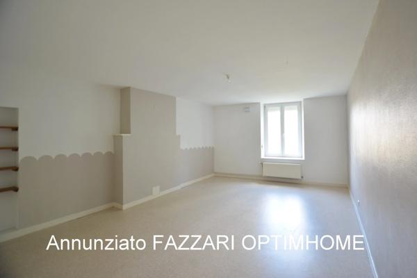 🏛 À VENDRE EN EXCLUSIVITÉ, proche Belgique et Luxembourg, un Immeuble de trois appartements situés à STENAY (55), 255 M² habitables, Idéal investisseur ou résidence principale avec revenus locatifs !