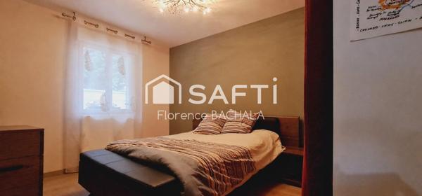 Charmante maison familiale de plain-pied de 85 m² avec garage attenant