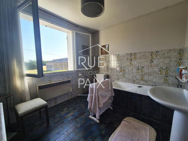 86200 BASSES Maison Bourgeoise Basses 9 pièce(s) 6 Chambres et Multiples Dépendances