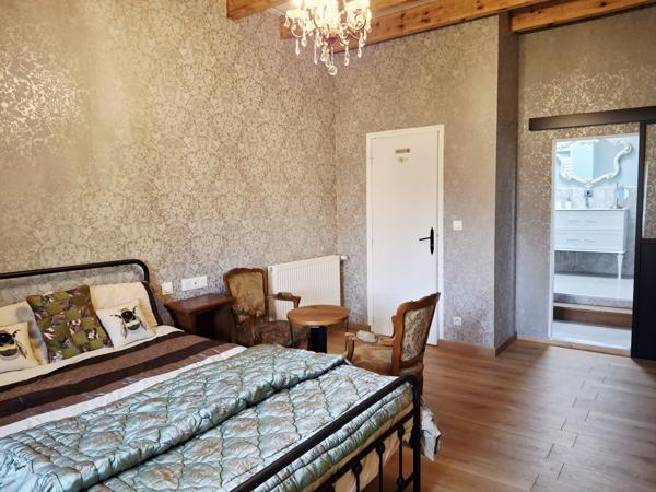 Maison à vendre à Terres-de-Haute-Charente (16270) - Charente