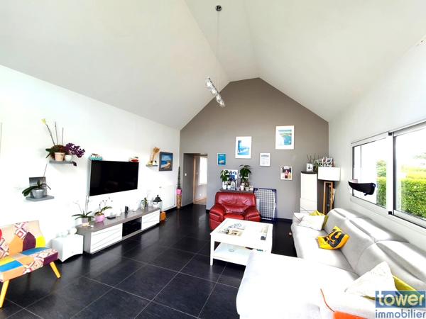 GUIPAVAS CENTRE VILLE .BELLE MAISON T6