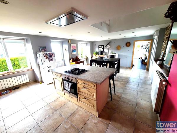 GUIPAVAS CENTRE VILLE .BELLE MAISON T6