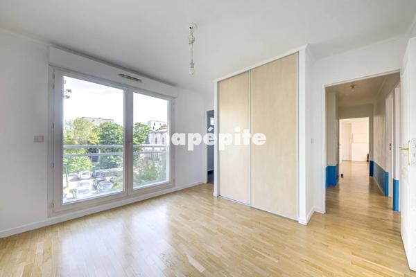 Appartement
         4 pièces
        - 80 m² Exclusivité 478 000 € *