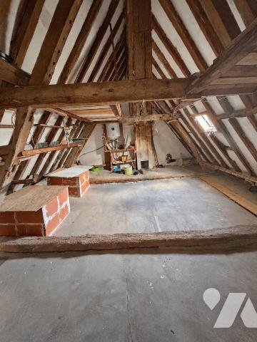BOURGUEIL CENTRE - MAISON ANCIENNE AVEC JARDIN ET DÉPENDANCES

Idéalement située au coeur de ...