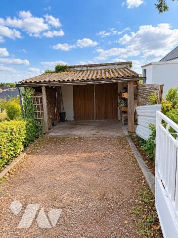 BOURGUEIL CENTRE - MAISON ANCIENNE AVEC JARDIN ET DÉPENDANCES

Idéalement située au coeur de ...