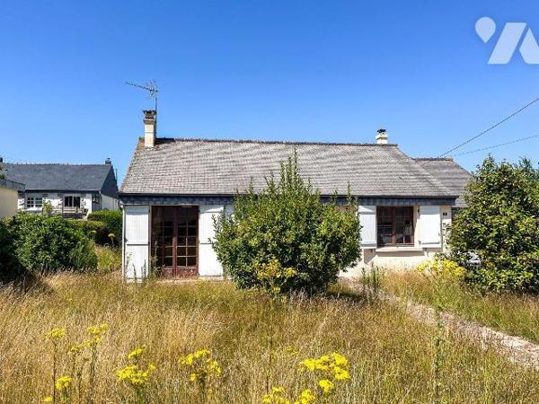 A COMBOURG, au c?ur d'un quartier résidentiel, maison de plain-pied comprenant :
Entrée, spaci...