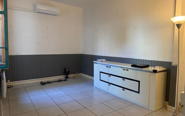 Appartement à vendre    2 pièces • 38,89 m2 Marseille 10