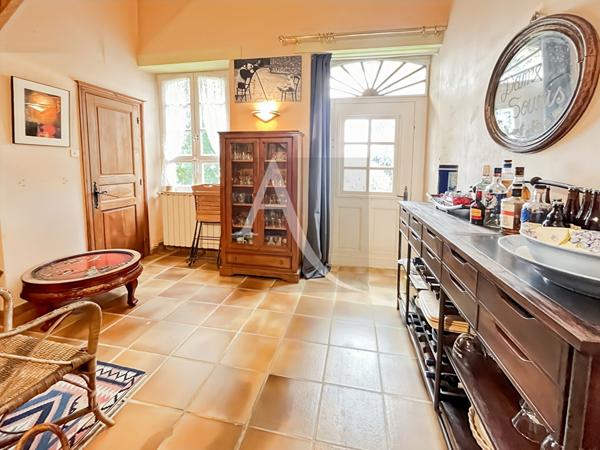 Ancienne école restaurée avec piscine