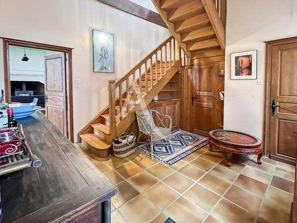 Ancienne école restaurée avec piscine