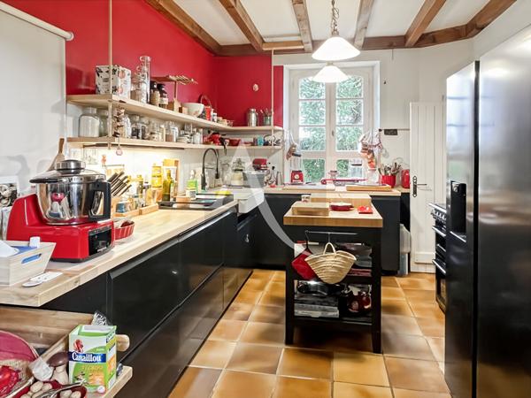 Ancienne école restaurée avec piscine