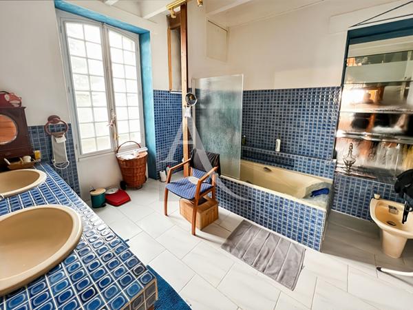 Ancienne école restaurée avec piscine