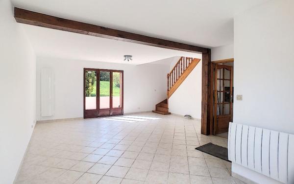 Maison à louer    6 pièces •  Thoiry