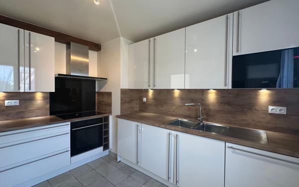 Maison à louer    6 pièces •  Thoiry